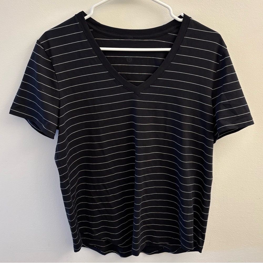 lululemon love v-neck tshirt